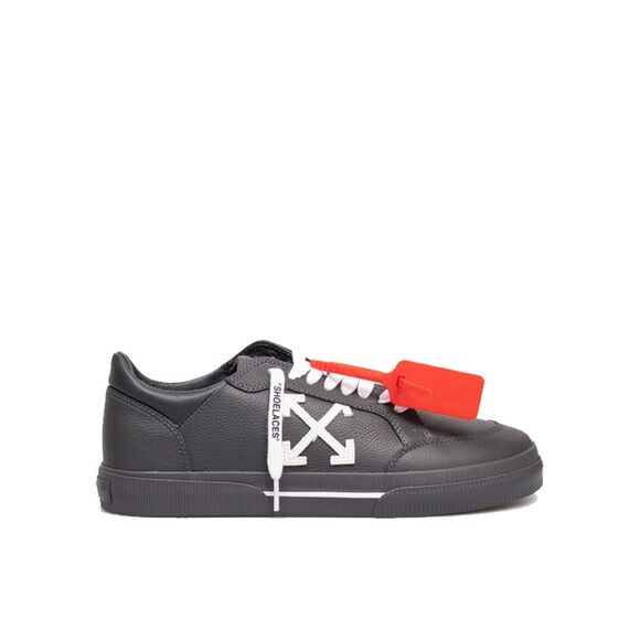 Off-White Vulcanized Low Sneakers Men